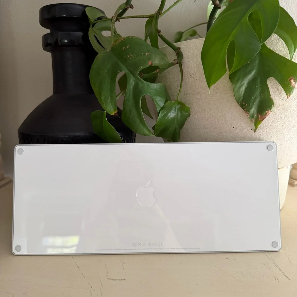 Apple iPad Pro 11-Inch 2nd Gen (2020) Set with Accessories